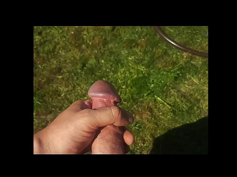 ❤️ Horúca kočka si nechá jebnúť ružovú kundičku a vystrieka sa so squirtom v letnej záhrade ️❌ Sex video na sk.quizfarmature.ru ❤